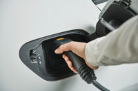 Ladestecker anschließen